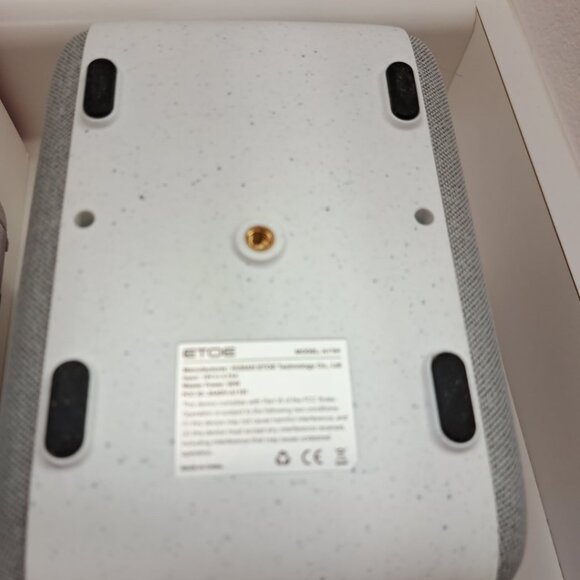 Etoe Model A1192 E2 Pro Projector Native 1080P FHD 4K, WiFi, 5G, Bluetooth, Apps - Picture 9 of 9